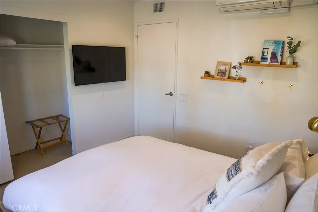 1133 E Via Escuela, Palm Springs, California 92262 home-pic-12