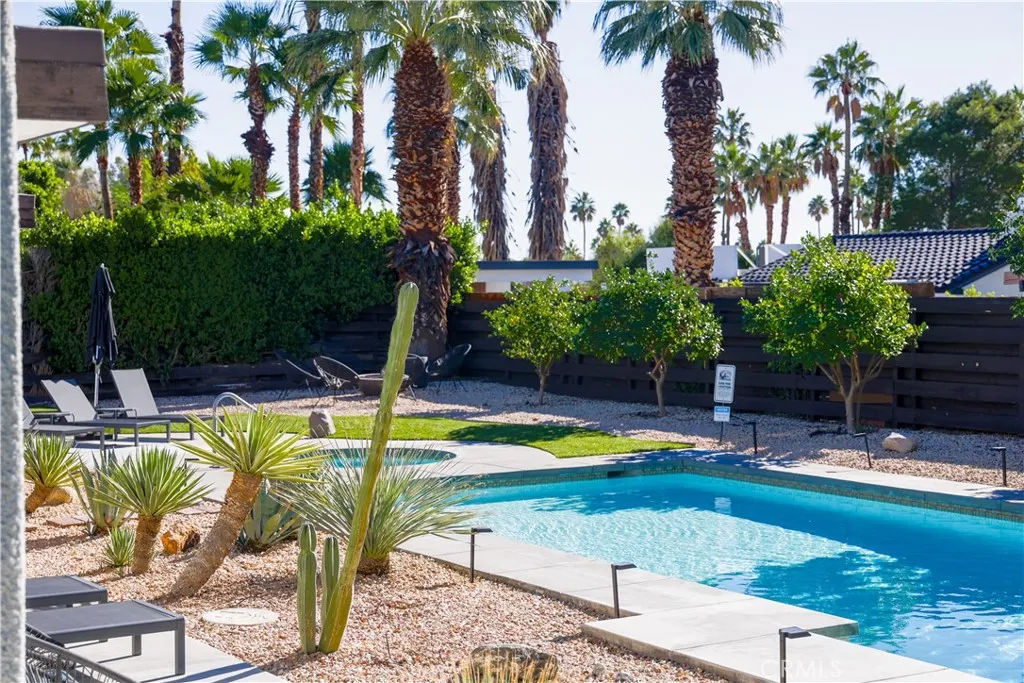 1133 E Via Escuela, Palm Springs, California 92262 home-pic-39