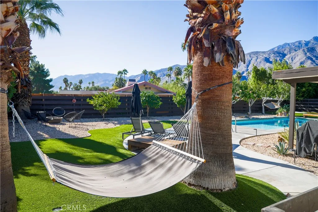 1133 E Via Escuela, Palm Springs, California 92262 home-pic-27