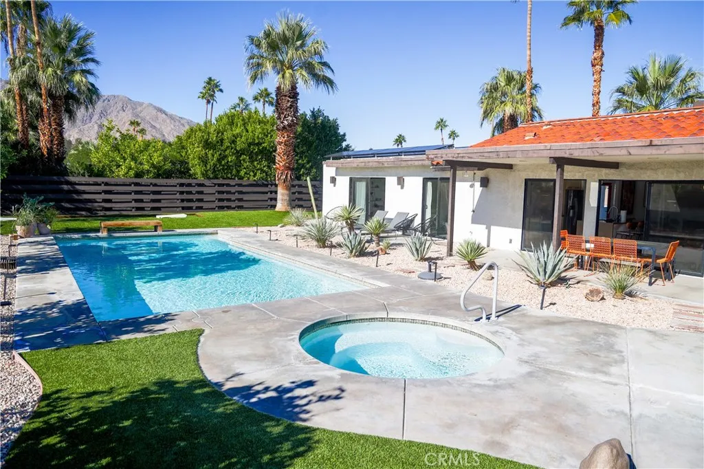 1133 E Via Escuela, Palm Springs, California 92262 home-pic-31
