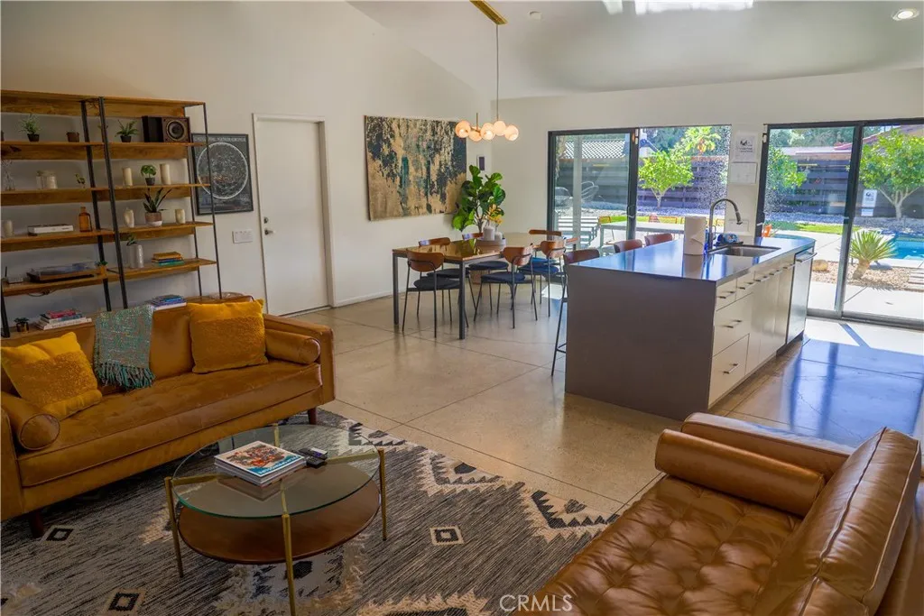 1133 E Via Escuela, Palm Springs, California 92262 home-pic-6