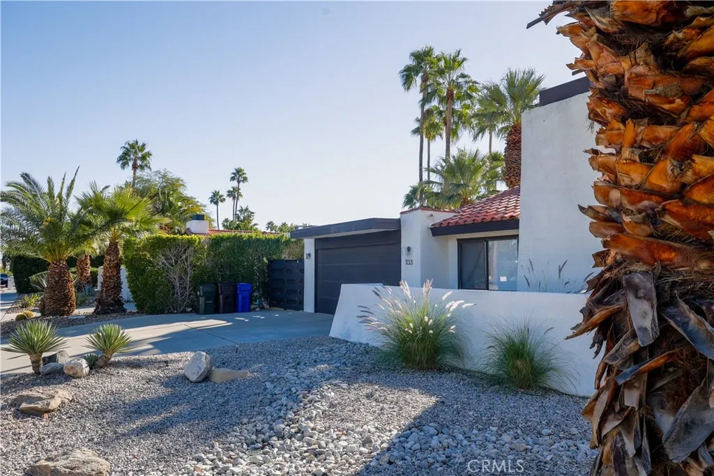 1133 E Via Escuela, Palm Springs, California 92262 home-pic-42