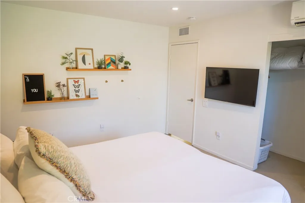 1133 E Via Escuela, Palm Springs, California 92262 home-pic-19