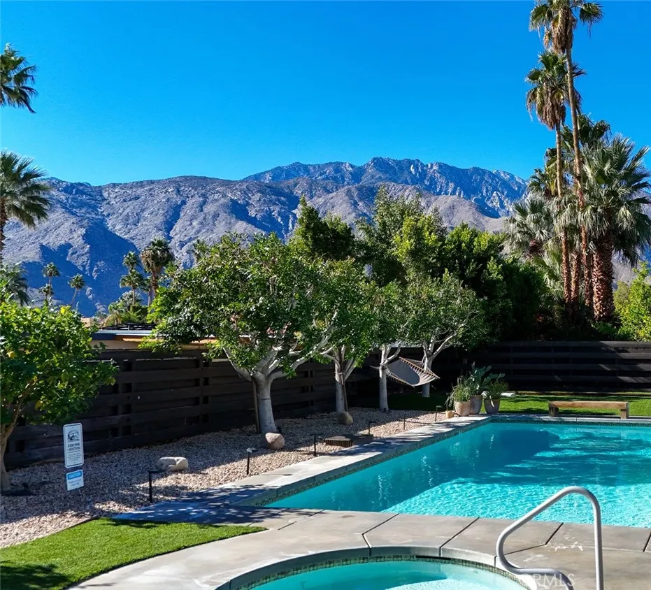 1133 E Via Escuela, Palm Springs, California 92262 home-pic-44