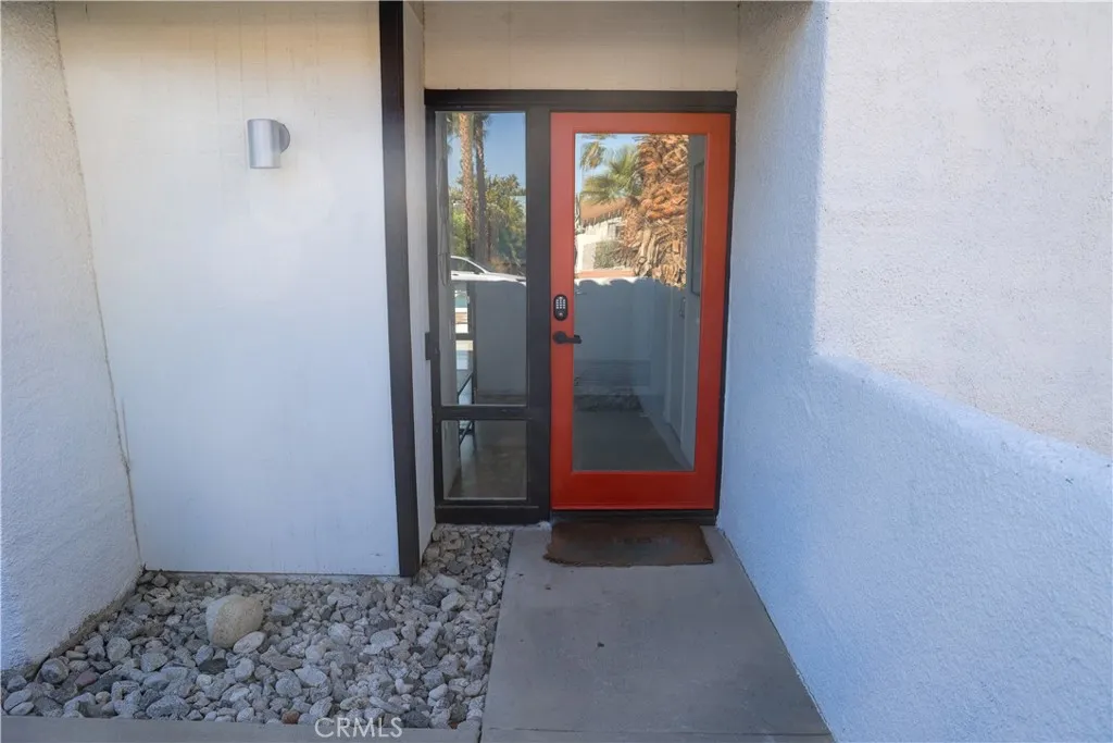1133 E Via Escuela, Palm Springs, California 92262 home-pic-2
