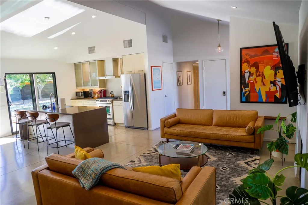 1133 E Via Escuela, Palm Springs, California 92262 home-pic-7
