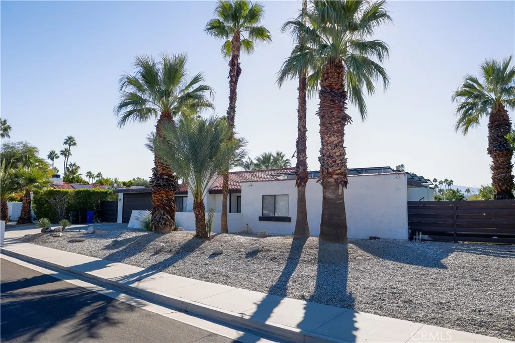 1133 E Via Escuela, Palm Springs, California 92262 home-pic-35