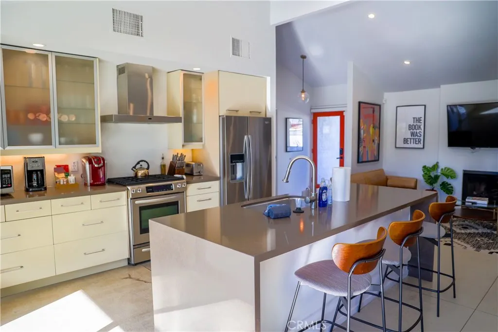 1133 E Via Escuela, Palm Springs, California 92262 home-pic-8