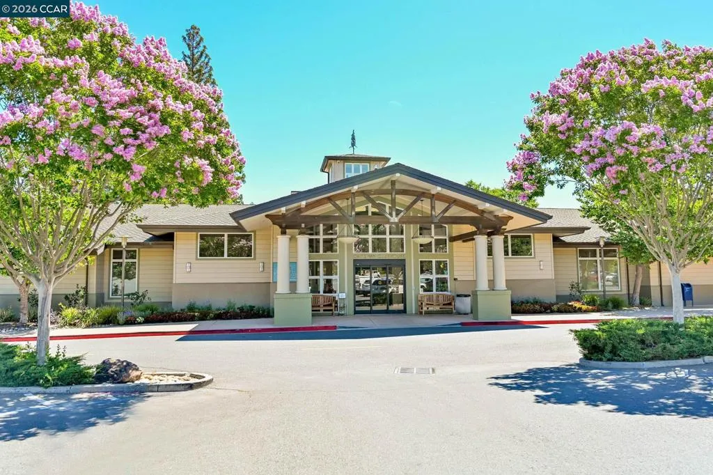 1324 Singingwood Court  home-pic-20