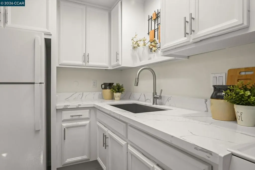 1324 Singingwood Court  home-pic-9