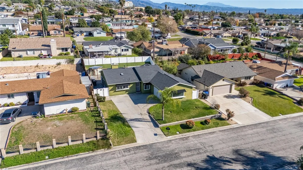 5443 Golondrina Drive, San Bernardino, California 92404 home-pic-4