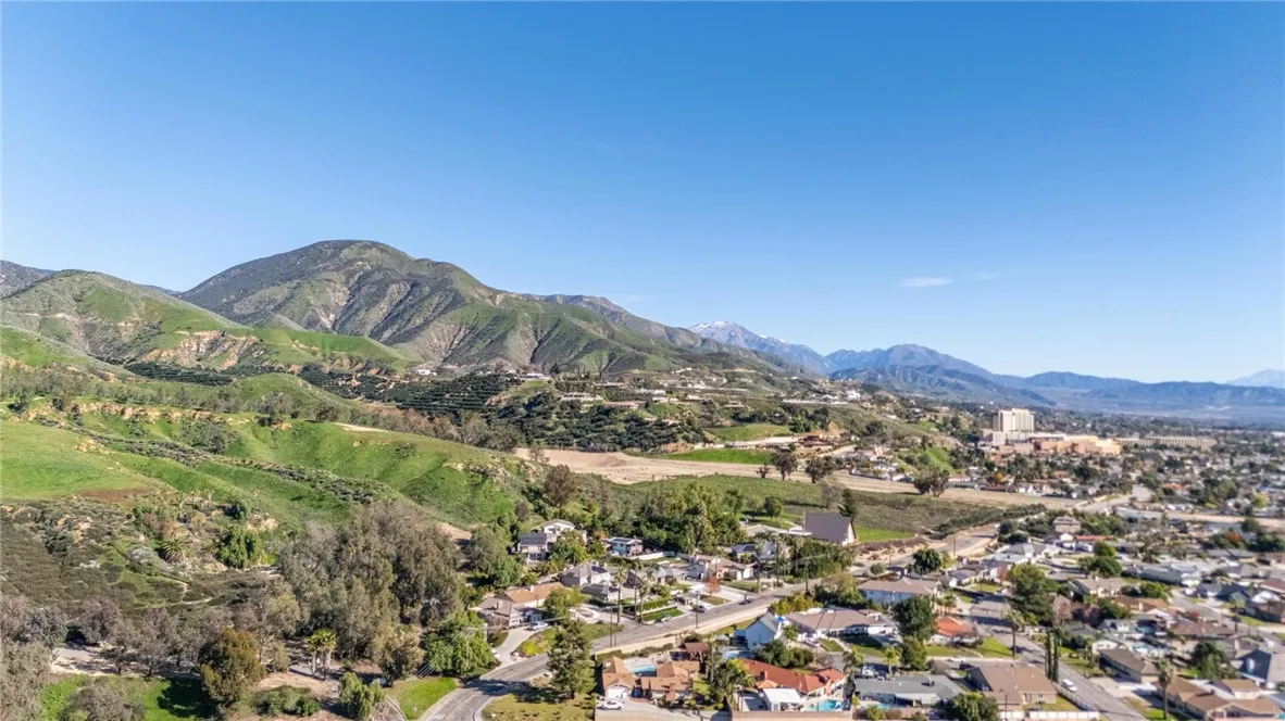 5443 Golondrina Drive, San Bernardino, California 92404 home-pic-33
