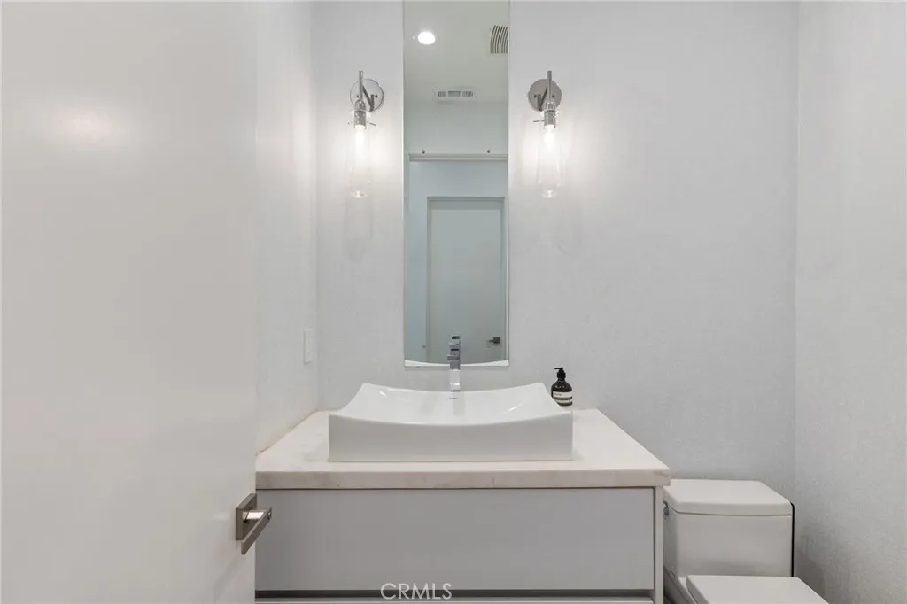 15241 Greenleaf, Sherman Oaks, California 91403 home-pic-26