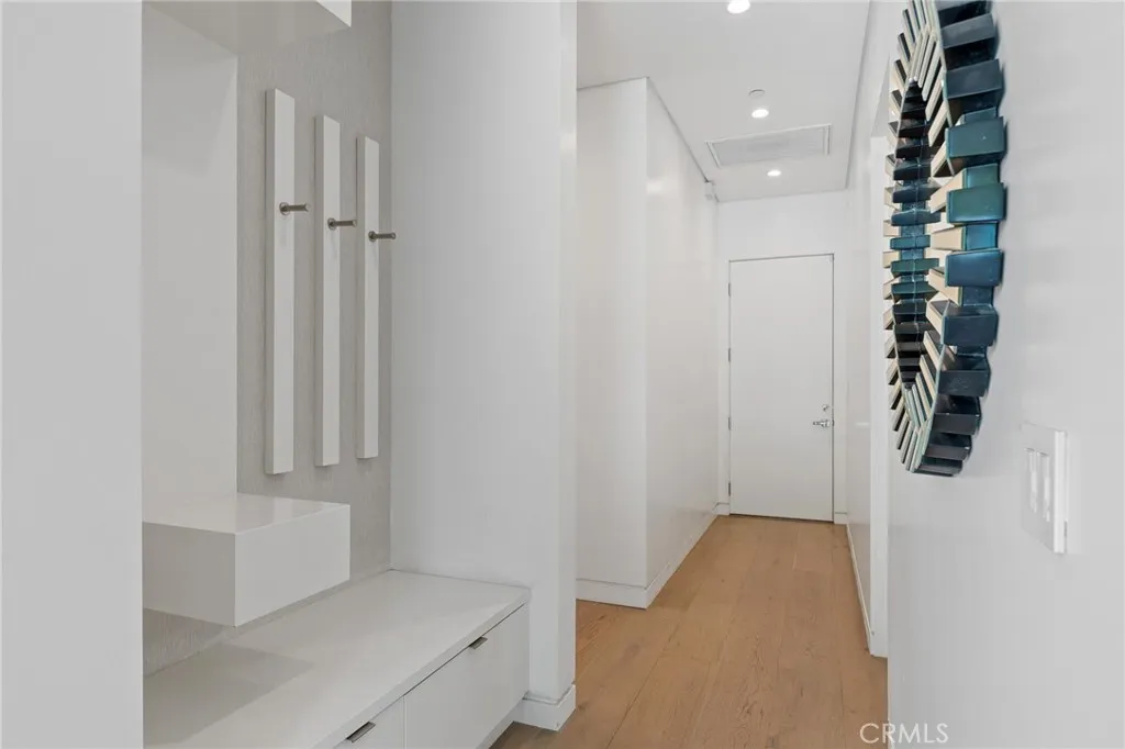 15241 Greenleaf, Sherman Oaks, California 91403 home-pic-25