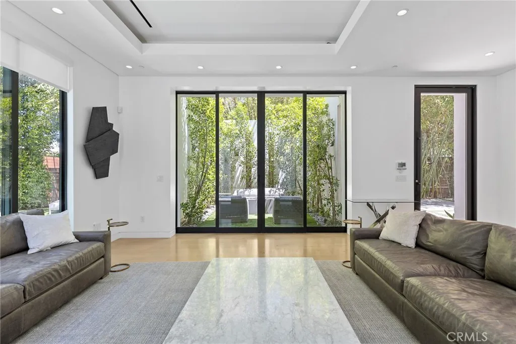 15241 Greenleaf, Sherman Oaks, California 91403 home-pic-23