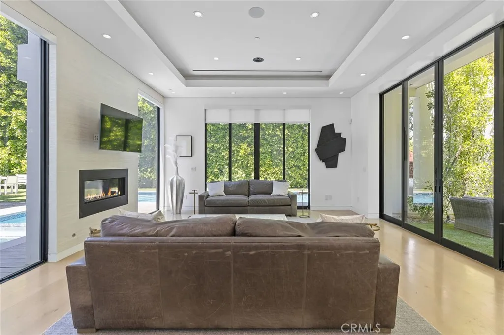 15241 Greenleaf, Sherman Oaks, California 91403 home-pic-24