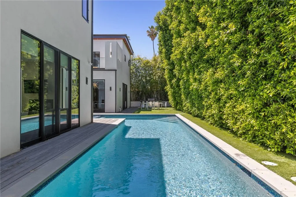 15241 Greenleaf, Sherman Oaks, California 91403 home-pic-40