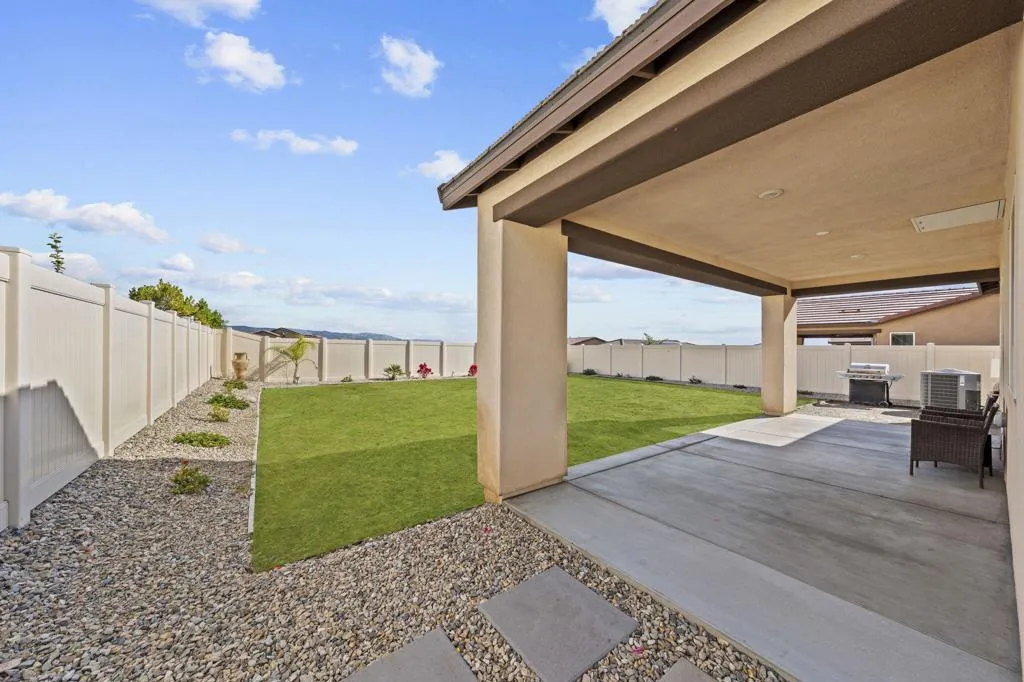 11548 Sky Pointe Drive, Desert Hot Springs, California 92240 home-pic-17