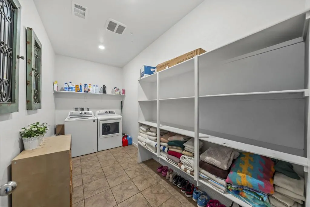 11548 Sky Pointe Drive, Desert Hot Springs, California 92240 home-pic-16