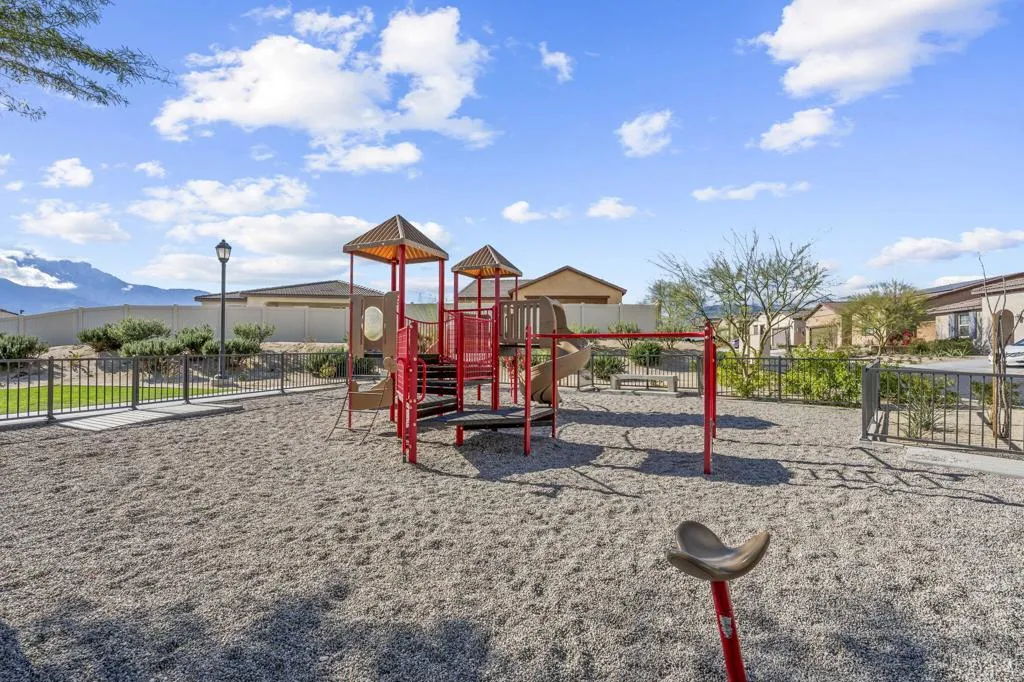 11548 Sky Pointe Drive, Desert Hot Springs, California 92240 home-pic-27