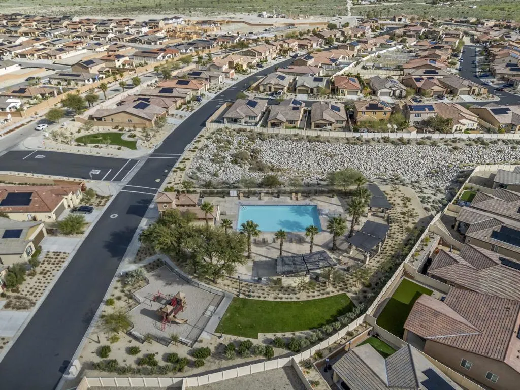 11548 Sky Pointe Drive, Desert Hot Springs, California 92240 home-pic-24