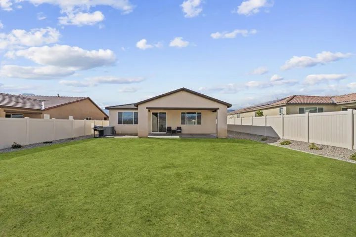 26-web-or-mls-11548-sky-pointe-dr