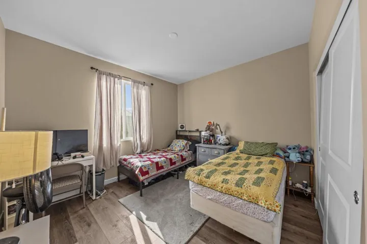 22-web-or-mls-11548-sky-pointe-dr