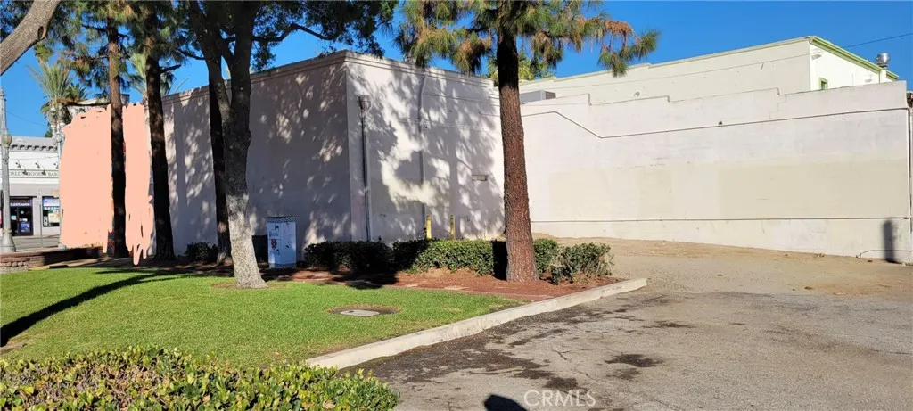 329 S D, Perris, California 92570