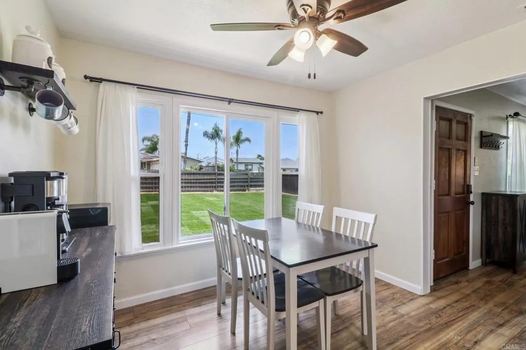 915 Crest View Dr, Vista, California 92081 home-pic-9