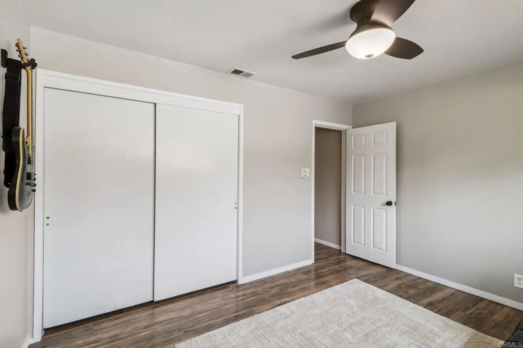 915 Crest View Dr, Vista, California 92081 home-pic-18