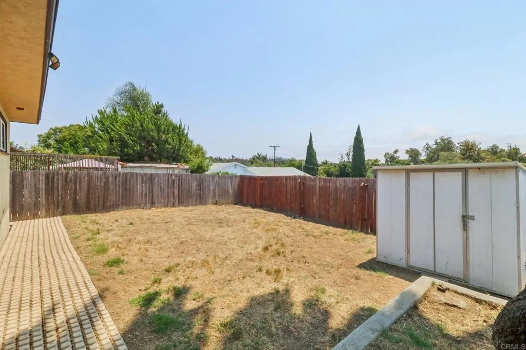 915 Crest View Dr, Vista, California 92081 home-pic-29
