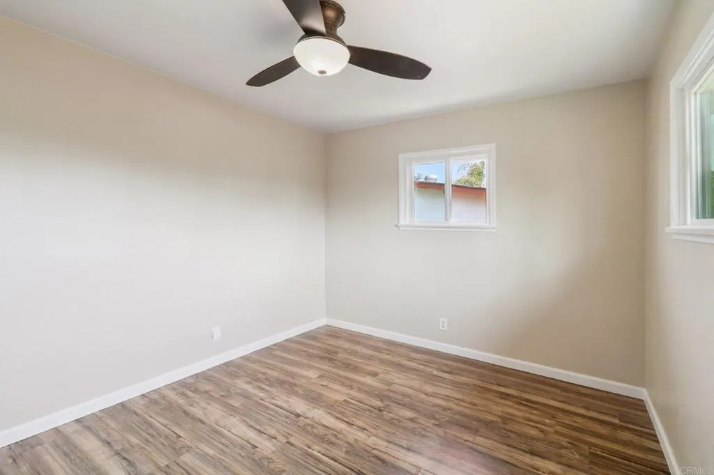 915 Crest View Dr, Vista, California 92081 home-pic-20