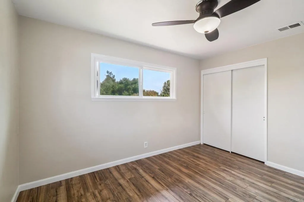 915 Crest View Dr, Vista, California 92081 home-pic-21