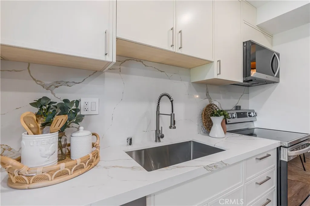 4902 Maytime, Culver City, California 90230 home-pic-9