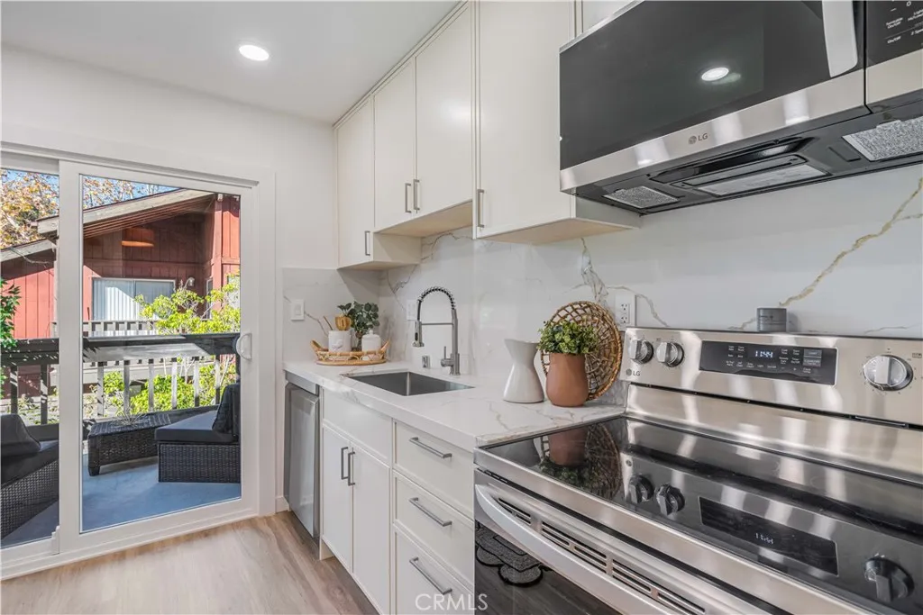 4902 Maytime, Culver City, California 90230 home-pic-8