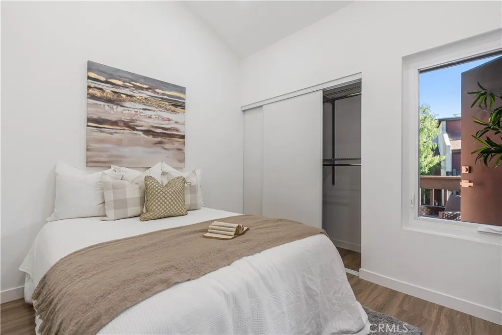4902 Maytime, Culver City, California 90230 home-pic-17