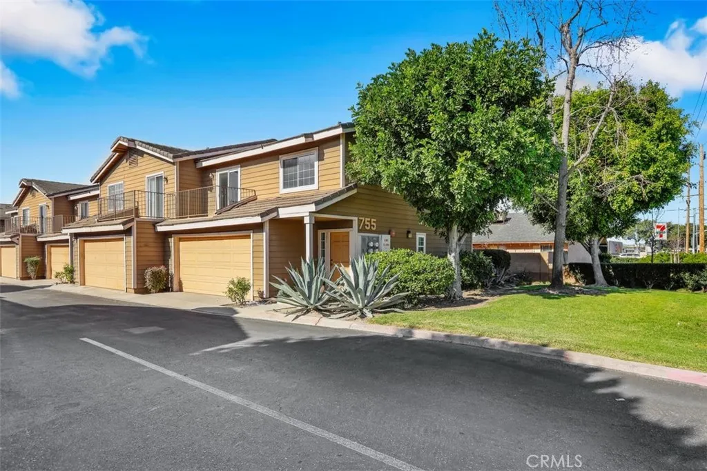 755 N East, Anaheim, California 92805 home-pic-1