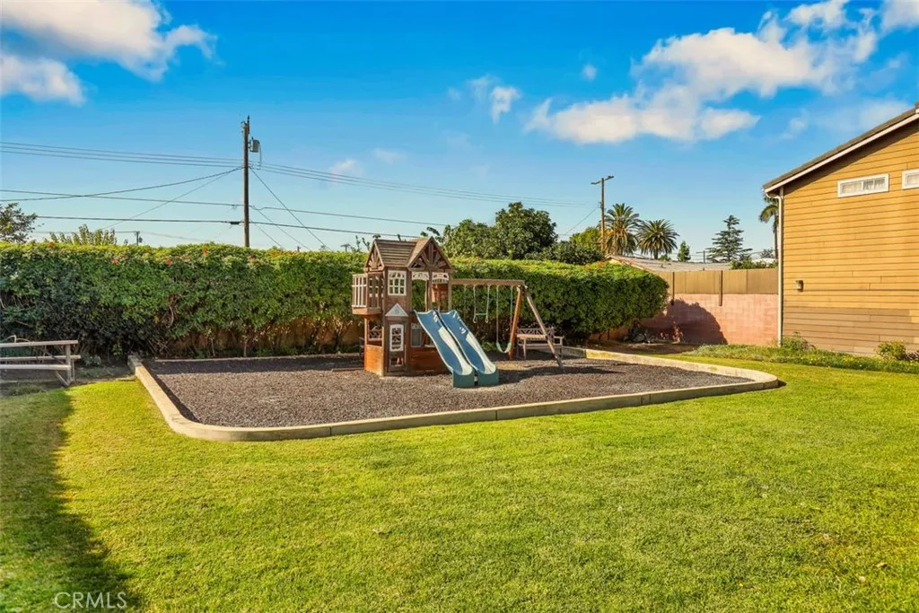 755 N East, Anaheim, California 92805 home-pic-2