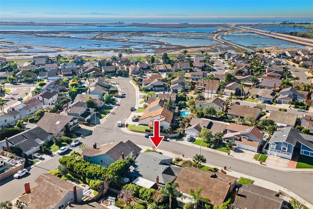 17552 Putney, Huntington Beach, California 92649 home-pic-3