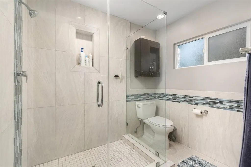 17552 Putney, Huntington Beach, California 92649 home-pic-32