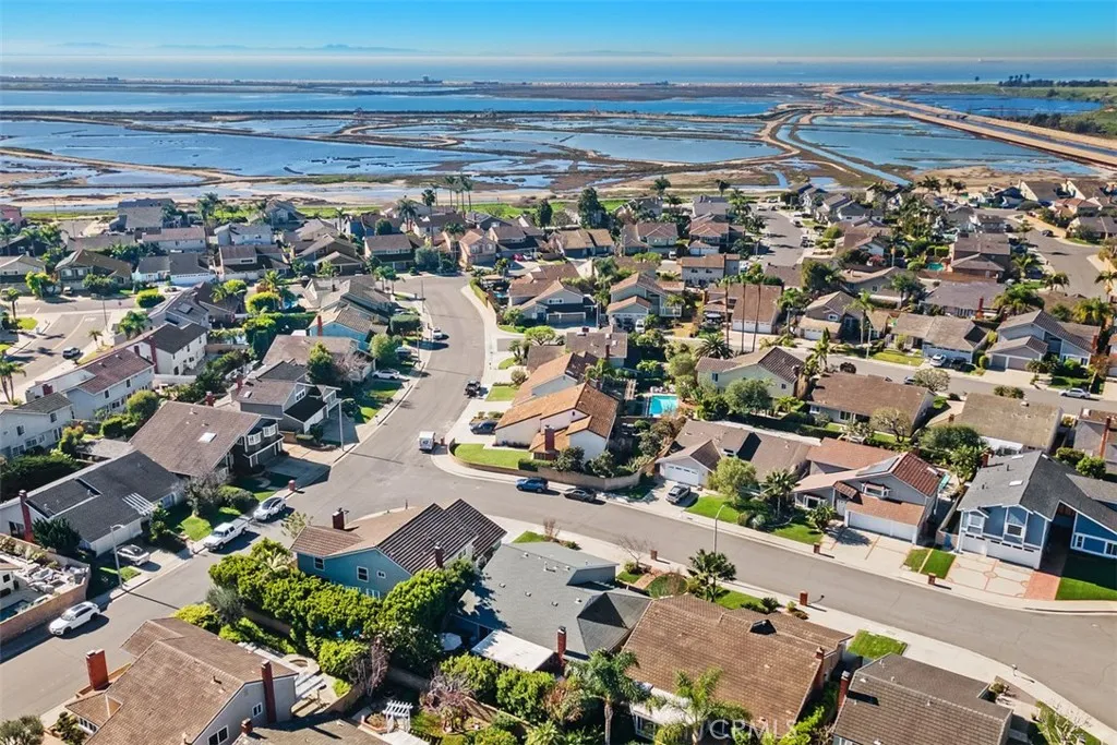 17552 Putney, Huntington Beach, California 92649 home-pic-2