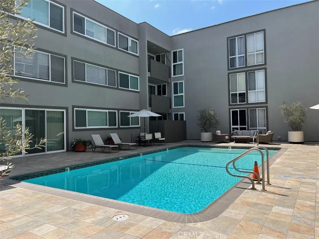 1025 N Kings Rd 105, West Hollywood, California 90069 home-pic-19