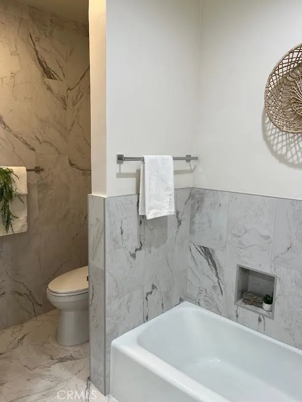 1025 N Kings Rd 105, West Hollywood, California 90069 home-pic-18