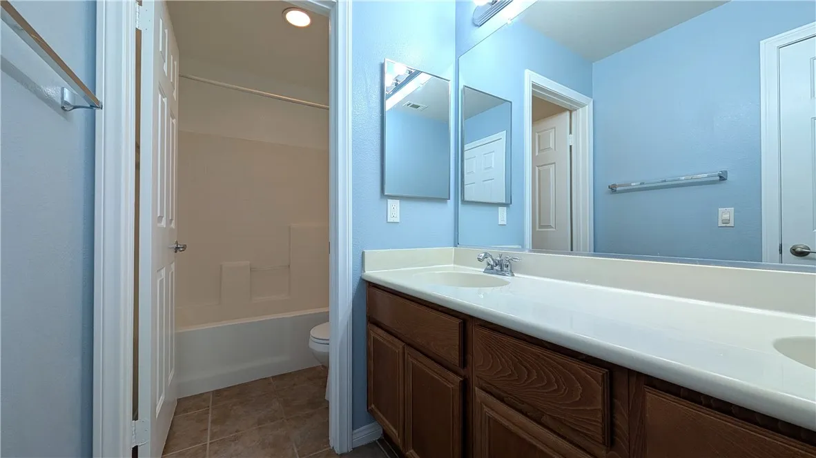 13645 Mayflower, Victorville, California 92392 home-pic-35