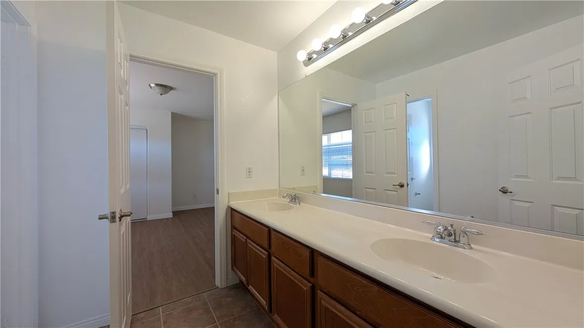 13645 Mayflower, Victorville, California 92392 home-pic-39