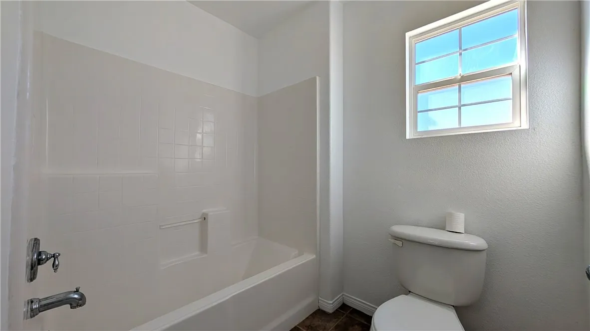 13645 Mayflower, Victorville, California 92392 home-pic-40