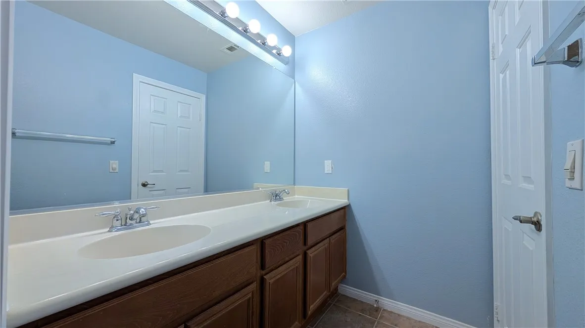 13645 Mayflower, Victorville, California 92392 home-pic-34