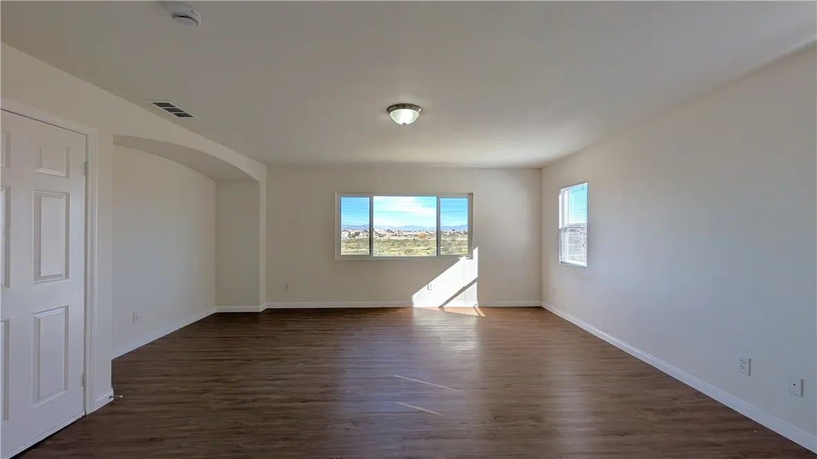 13645 Mayflower, Victorville, California 92392 home-pic-25