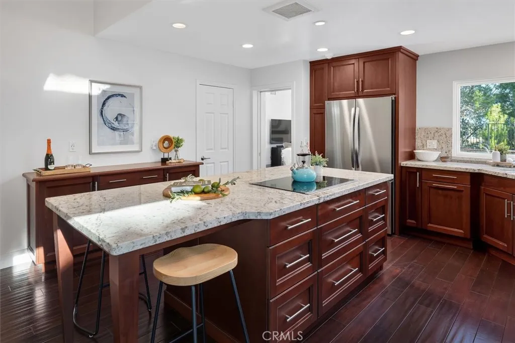 25912 Bellis, Valencia, California 91355 home-pic-9