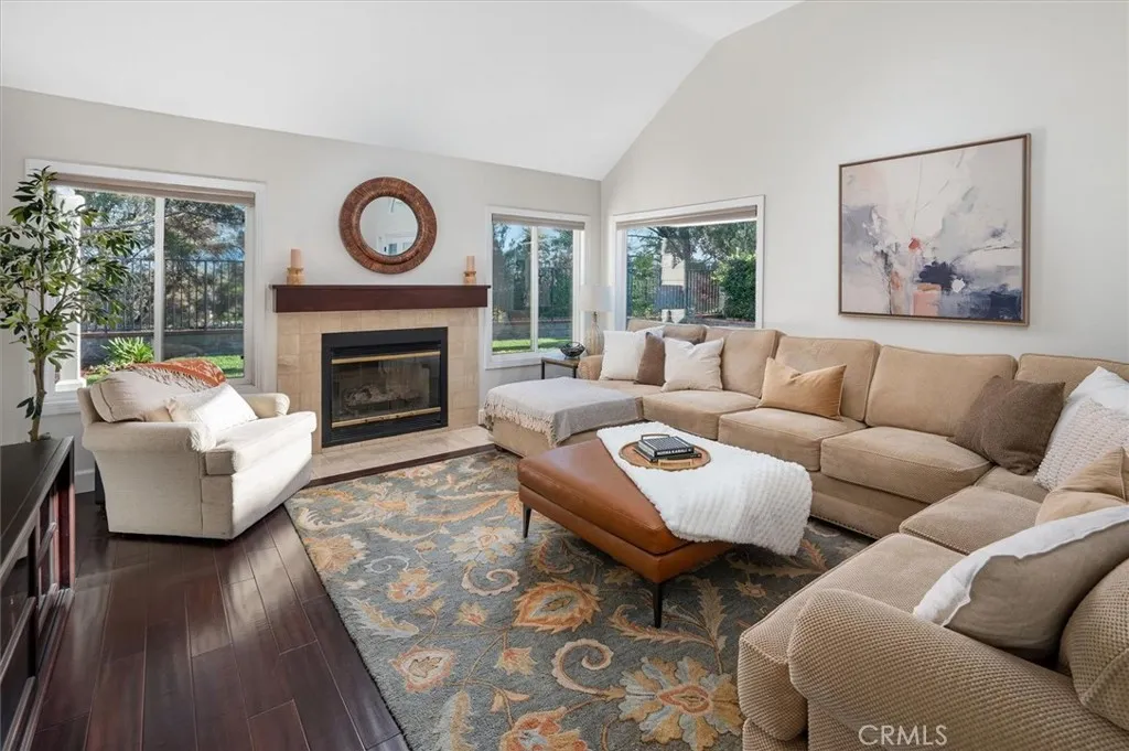 25912 Bellis, Valencia, California 91355 home-pic-3